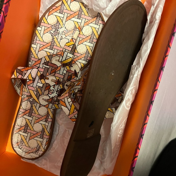 Authentic Tory Burch sandals - Picture 3 of 3